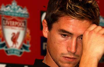 «Παζάρια» του Ολυμπιακού με τον Χάρι Κιούελ