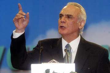 Αρνείται οποιαδήποτε εμπλοκή του με την υπόθεση Siemens ο Ακης Τσοχατζόπουλος