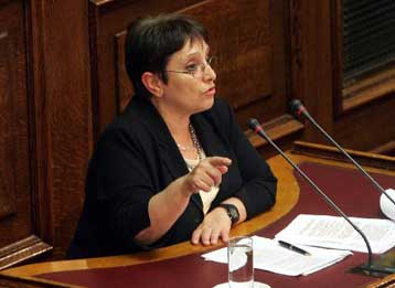 Εφαλτήριο μάχης κατά του 65ωρου οι Ευρωεκλογές, λέει η Αλέκα Παπαρήγα