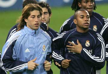 «Ρονάλντο εσείς; Ράμος και Ρομπίνιο εμείς» απάντηση Γιουνάιτεντ σε Ρεάλ