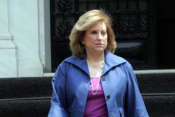 Τη στάση αποχής της κυβέρνησης για το 65ωρο καταγγέλλουν ΠΑΣΟΚ, ΣΥΡΙΖΑ