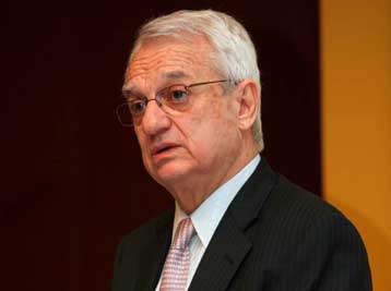 Ποινικό αδίκημα η προσέλκυση παιδιών μέσω Διαδικτύου ή κινητών