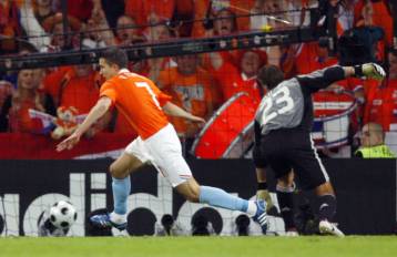 «Εχουν κάθε δικαίωμα να βάλουν τα… δεύτερα» υποστηρίζει η UEFA