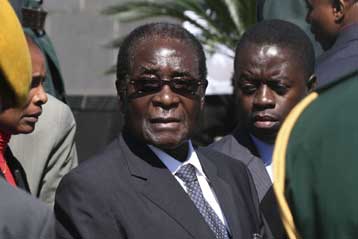 «Η αντιπολίτευση δεν θα κυβερνήσει όσο ζω» δηλώνει ο Μουγκάμπε