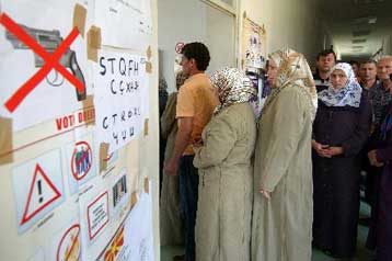 Ειρηνική η επαναληπτική ψηφοφορία στις περιοχές των Αλβανών της ΠΓΔΜ