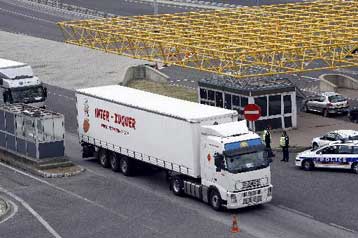 Νέες κινητοποιήσεις οδηγών φορτηγών στη Γαλλία για τις τιμές των καυσίμων