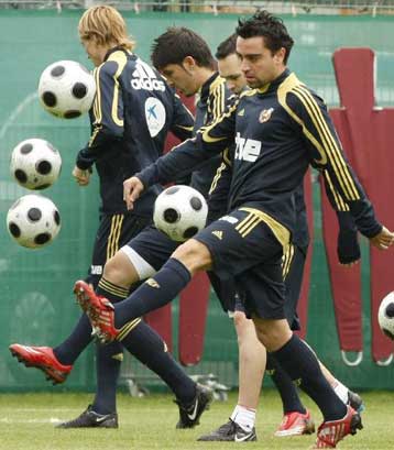 «Θα πέσει με το κεφάλι ψηλά» λένε οι Ισπανοί για την Ελλάδα