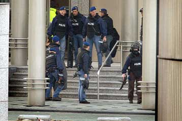 Ομηρία πέντε ατόμων στο δημαρχείο της ολλανδικής πόλης Αλμέλο