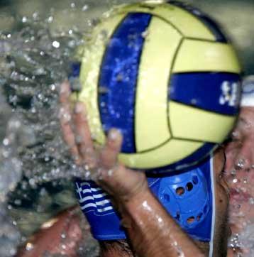 Τα «πιτσιρίκια» της Εθνικής κοίταξαν στα μάτια τους Σέρβους αλλά έχασαν 10-9