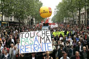 Ξανά στους δρόμους οι Γάλλοι εργαζόμενοι για το συνταξιοδοτικό και το 35ωρο