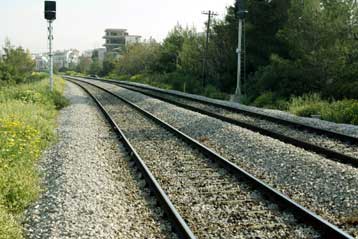 Αμαξοστοιχία «έσπερνε» φλόγες στο πέρασμά της από το Λιανοκλάδι