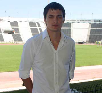 Παρουσιάστηκε ο… ασπρόμαυρος Ίβιτς, δεσμεύτηκε ο Κοντρέρας με τον ΠΑΟΚ