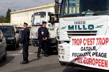 Πολιτική επιδομάτων κατά της ακρίβειας, ενώ ο πληθωρισμός ξεπερνά το 5%