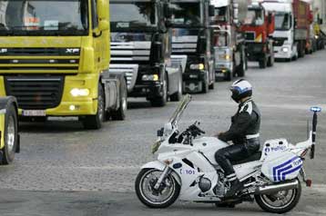 Υπό «πολιορκία» οι Βρυξέλλες για την ακρίβεια εν όψει της Συνόδου Κορυφής