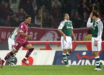 Και τυπικά «πράσινος» ο Κλέιτον, στα «βυσσινί» ο Τσίγκας