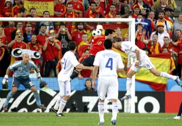 Μέτριος ο «βιενουά» στην ελληνική αυλαία