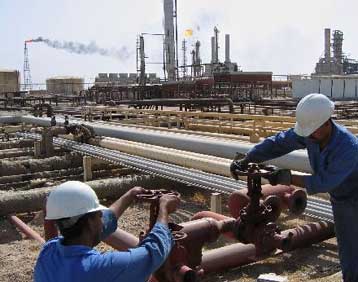 Συμβόλαια με τέσσερις πετρελαϊκές εταιρείες ετοιμάζεται να υπογράψει το Ιράκ