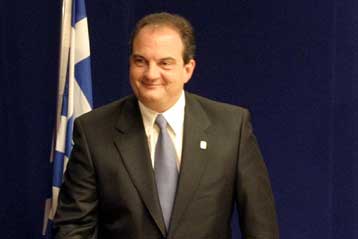 Κρίσιμη η συγκυρία για την Ευρώπη, δηλώνει ο Κώστας Καραμανλής