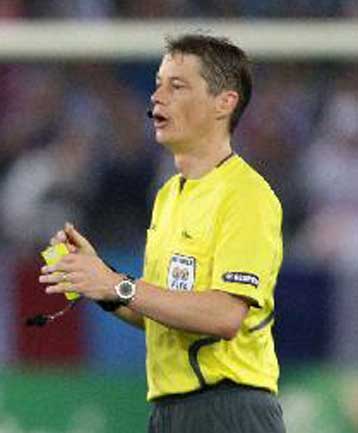 Ο Μίχελ σφυρίζει στο Ολλανδία-Ρωσία, ο Φάντελ στο Ισπανία-Ιταλία