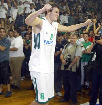 «Επιστρέφω στην ομάδα μου» λέει ο Φώτσης για τον Παναθηναϊκό