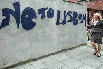 Αγνοια και φόβοι για απώλεια της εθνικής ταυτότητας πίσω από το «όχι» των Ιρλανδών