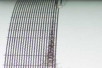 Τρεις ισχυρές δονήσεις πάνω από 5 Ρίχτερ το Σάββατο νότια της Μεθώνης