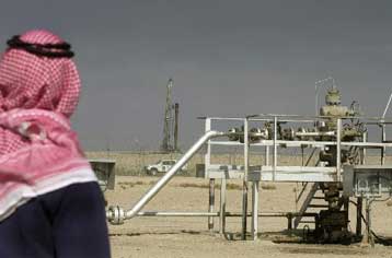 Λύσεις για το ακριβό πετρέλαιο αναζητούν παραγωγοί και καταναλωτές στη Σαουδική Αραβία