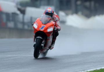 Απιαστος ο Στόνερ και στο βροχερό GP της Μ. Βρετανίας