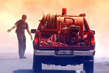 Σε ύφεση δεκάδες εστίες πυρκαγιάς που ξέσπασαν στη χώρα