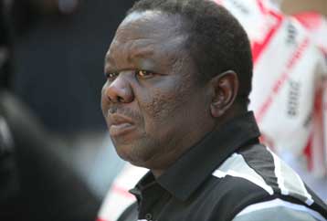 Αποσύρεται από τις εκλογές ο ηγέτης της αντιπολίτευσης στη Ζιμπάμπουε