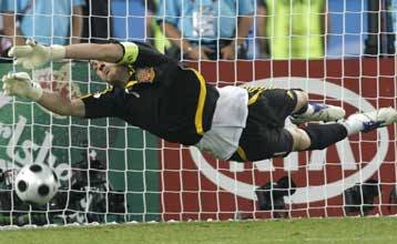 Ο… Αγιος Κασίγιας ξόρκισε τα φαντάσματα