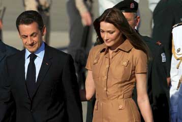 Έκκληση στο Ισραήλ να «παγώσει» το εποικιστικό του πρόγραμμα απευθύνει ο Σαρκοζί