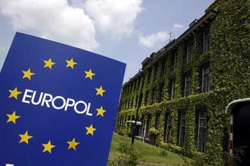 Δίκτυο παράνομης διακίνησης μεταναστών στην Ευρώπη εξάρθρωσε η Europol