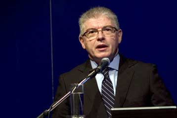 Επεισοδιακή έναρξη της Γενικής Συνέλευσης της Διδασκαλικής Ομοσπονδίας