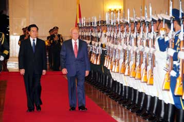 Οικονομικές σχέσεις και Ολυμπιάδα στη δεύτερη μέρα της επίσκεψης Παπούλια στην Κίνα