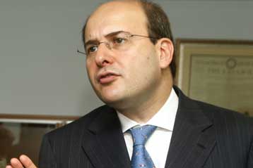 Σε εκκαθάριση της Ολυμπιακής, εν λειτουργία, προχωρά εν κρυπτώ η κυβέρνηση, λέει ο ΣΥΝ