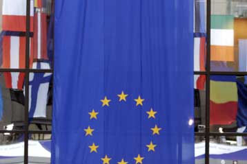 Έμφαση στους νέους για να επανακτήσει την εμπιστοσύνη τους θα δώσει η γαλλική προεδρία