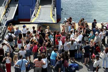 Νέες αυξήσεις στις τιμές των εισιτηρίων της ακτοπλοΐας φέρνουν τα καύσιμα κίνησης