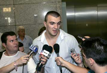 Υπέγραψε για τρία χρόνια και ανυπομονεί για τον Ολυμπιακό ο Πέκοβιτς