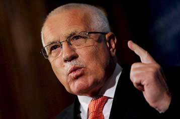 «Νεκρή» η Συνθήκη της Λισαβόνας, επιμένει ο πρόεδρος της Τσεχίας