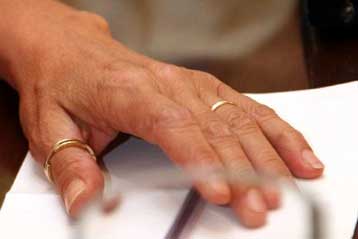 Να κηρυχθούν ανυπόστατοι οι γάμοι ομοφυλόφιλων στην Τήλο ζητά ο εισαγγελέας