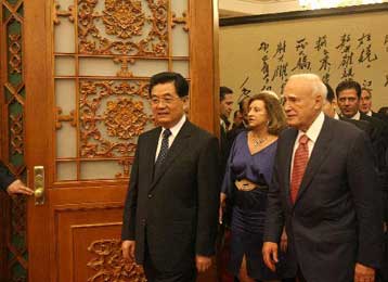 Η Αθήνα και η Ολυμπία χαιρετίζουν το Πεκίνο