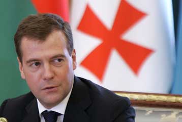 Με προσδοκίες για στενότερη συνεργασία προσέρχονται ΕΕ και Ρωσία στην κοινή σύνοδο