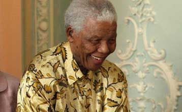 Για ηγετική αποτυχία κατηγορεί ο Νέλσον Μαντέλα τον Ρ.Μουγκάμπε