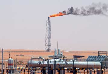 Στα 135 δολάρια ενισχύονται οι τιμές του πετρελαίου