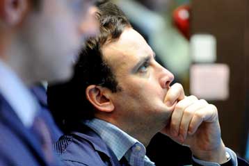 Βουτιά έκαναν την Πέμπτη τα χρηματιστήρια στην Ευρώπη και στις ΗΠΑ