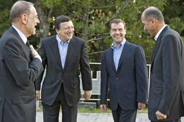 Σε νέο ξεκίνημα για τις διμερείς τους σχέσεις προσδοκούν Ρωσία και Ευρωπαϊκή Ένωση