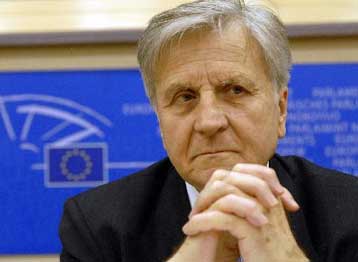 Εξασθένηση οικονομικού κλίματος στην ευρωζώνη, μείωση λιανικών πωλήσεων