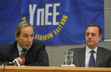 Σε ΔΟΥ και τελωνεία μετατίθεται το 1/3 του προσωπικού της Υπηρεσίας Ειδικών Ελέγχων