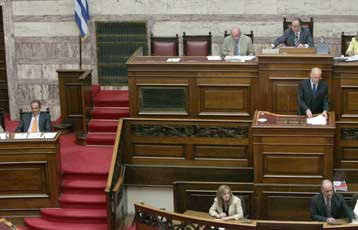 «Εισαγόμενο» το πρόβλημα του πληθωρισμού επιμένει η κυβέρνηση